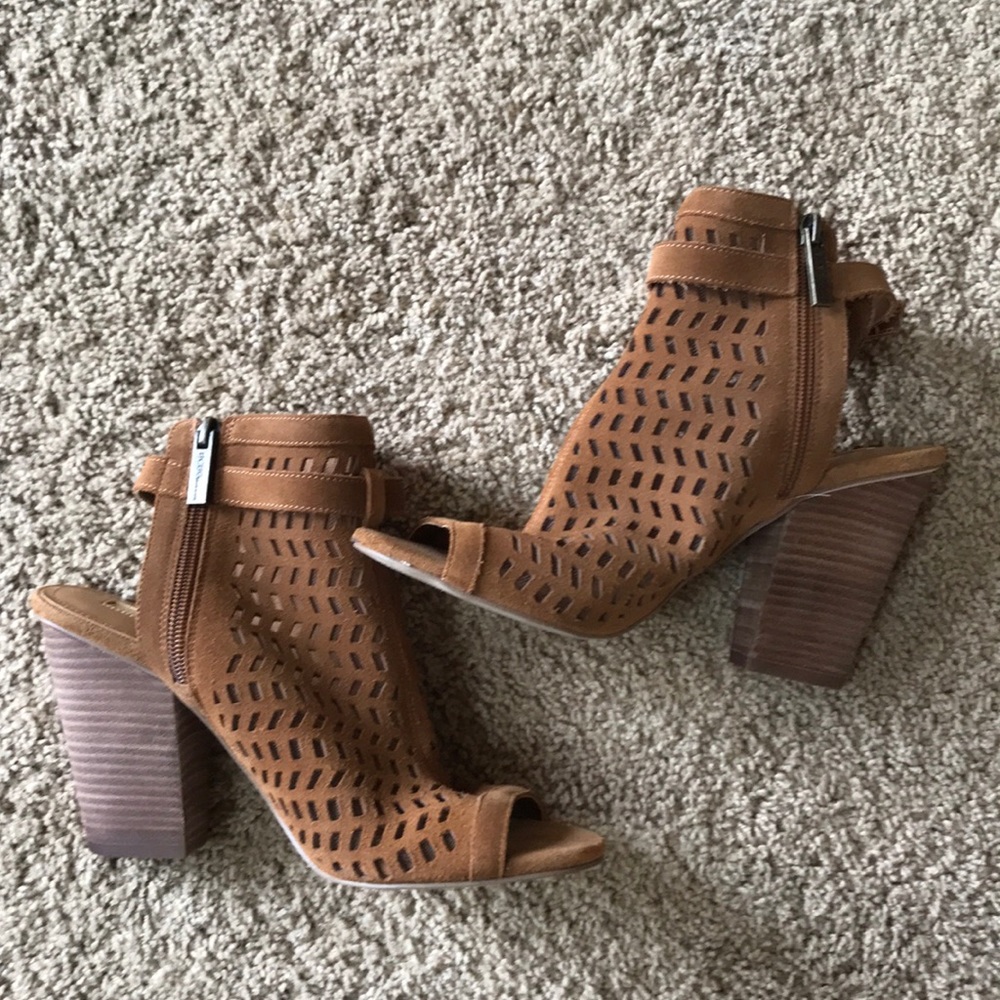 BCBG Bootie Sandal, BG-Connel, camel, size 9, new!
